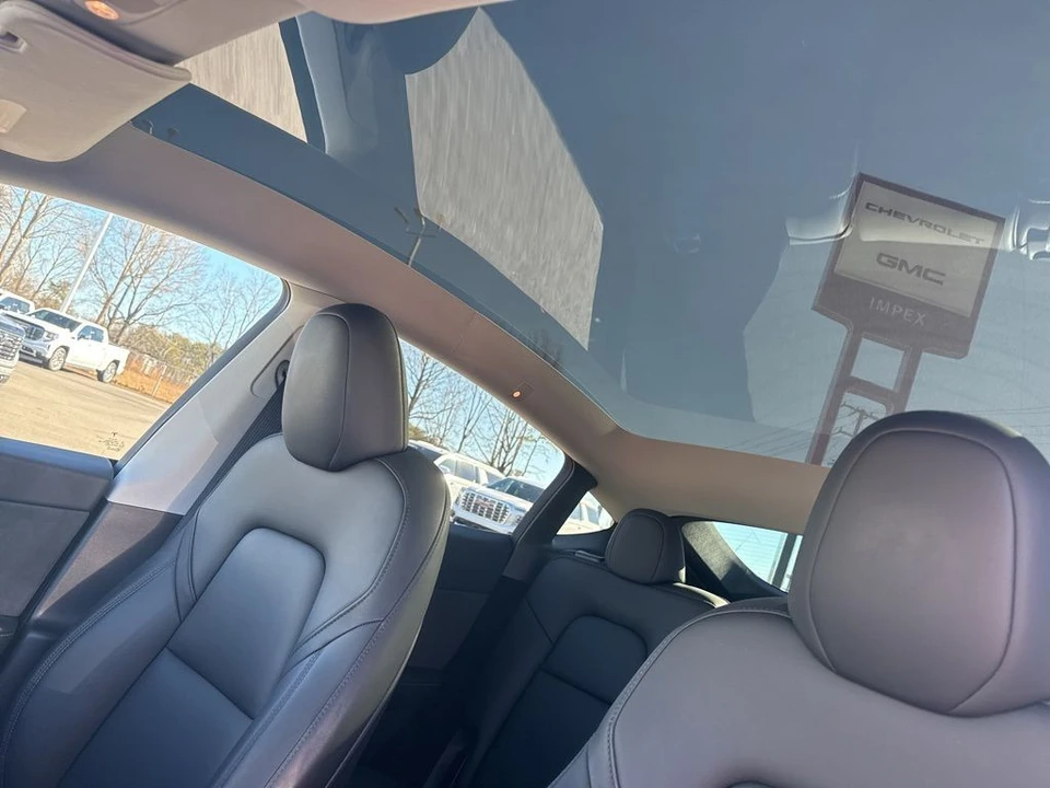2024 Tesla Model Y - Image 10 of 12