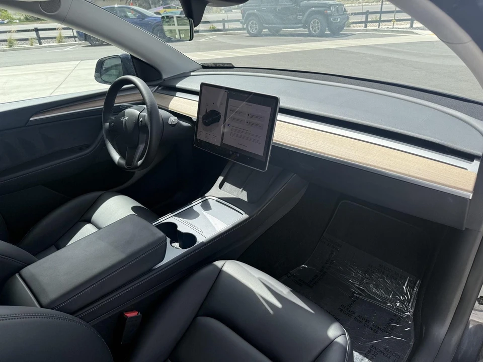 2024 Tesla Model Y - Image 21 of 25