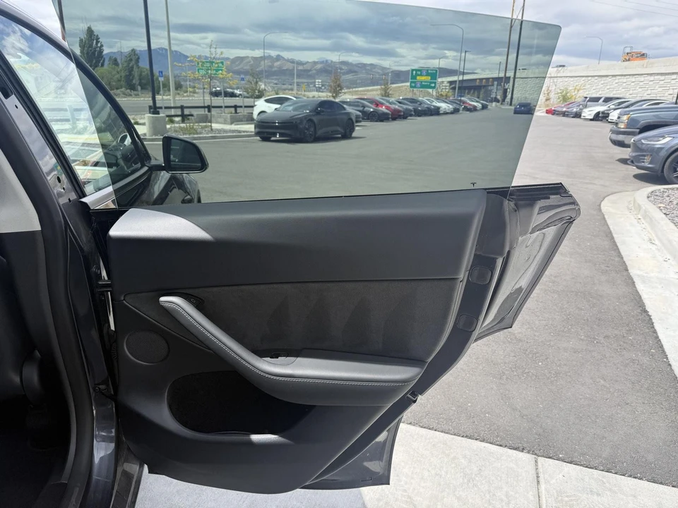 2024 Tesla Model Y - Image 16 of 25