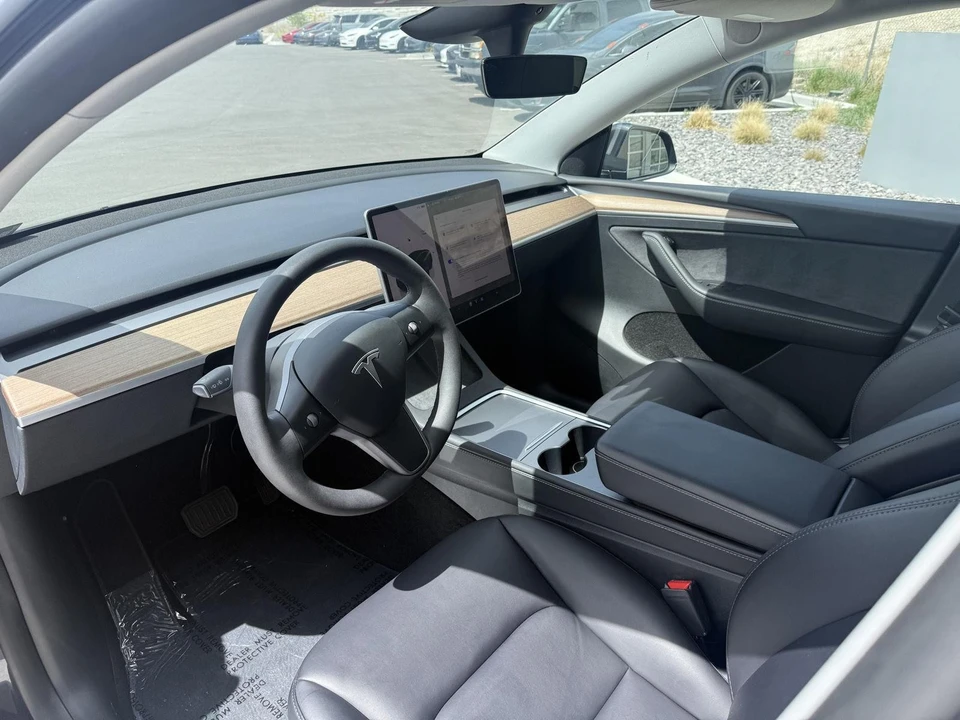 2024 Tesla Model Y - Image 10 of 25