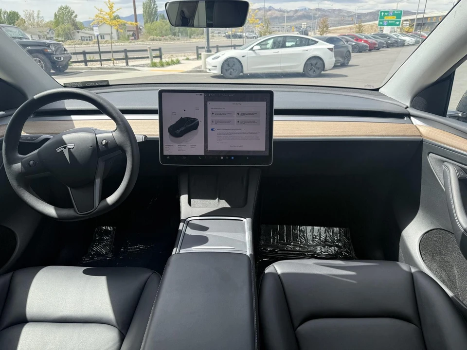 2024 Tesla Model Y - Image 19 of 25