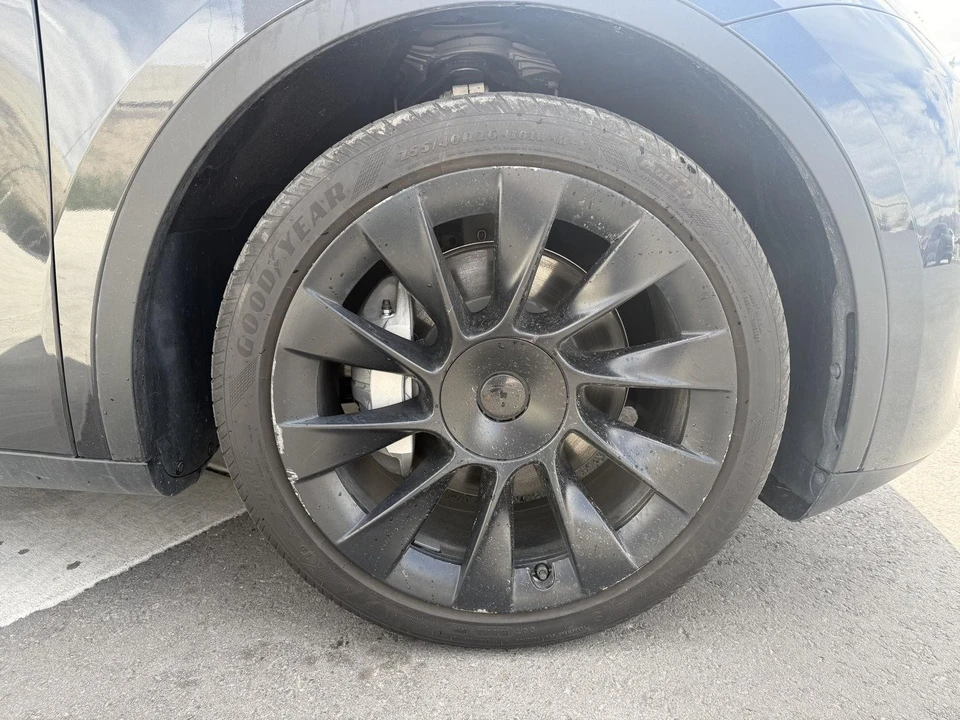 2024 Tesla Model Y - Image 8 of 25