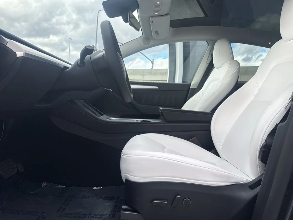 2024 Tesla Model Y - Image 13 of 21