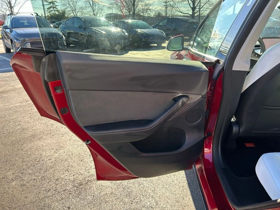 2024 Tesla Model Y - Image 10 of 17