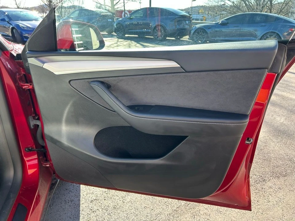 2024 Tesla Model Y - Image 12 of 17