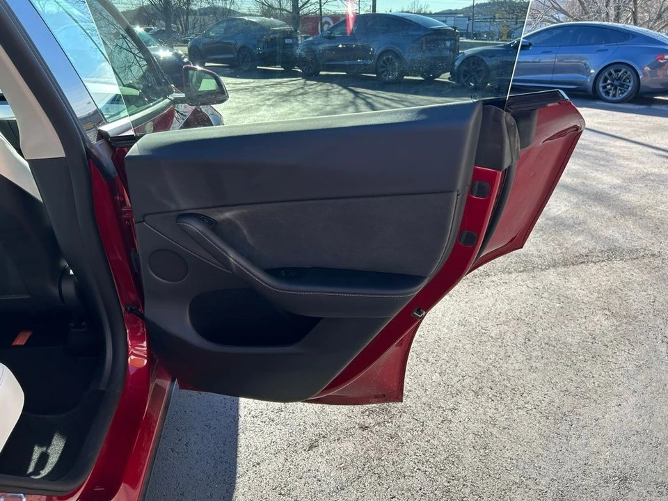 2024 Tesla Model Y - Image 8 of 17