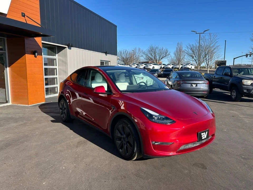 2024 Tesla Model Y - Image 3 of 17