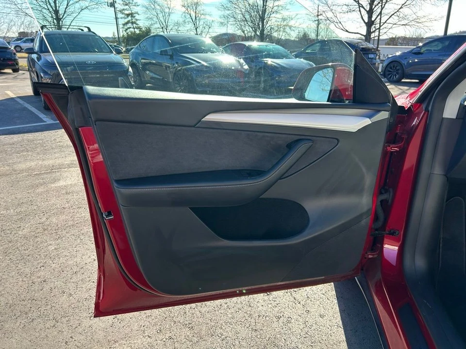 2024 Tesla Model Y - Image 14 of 17