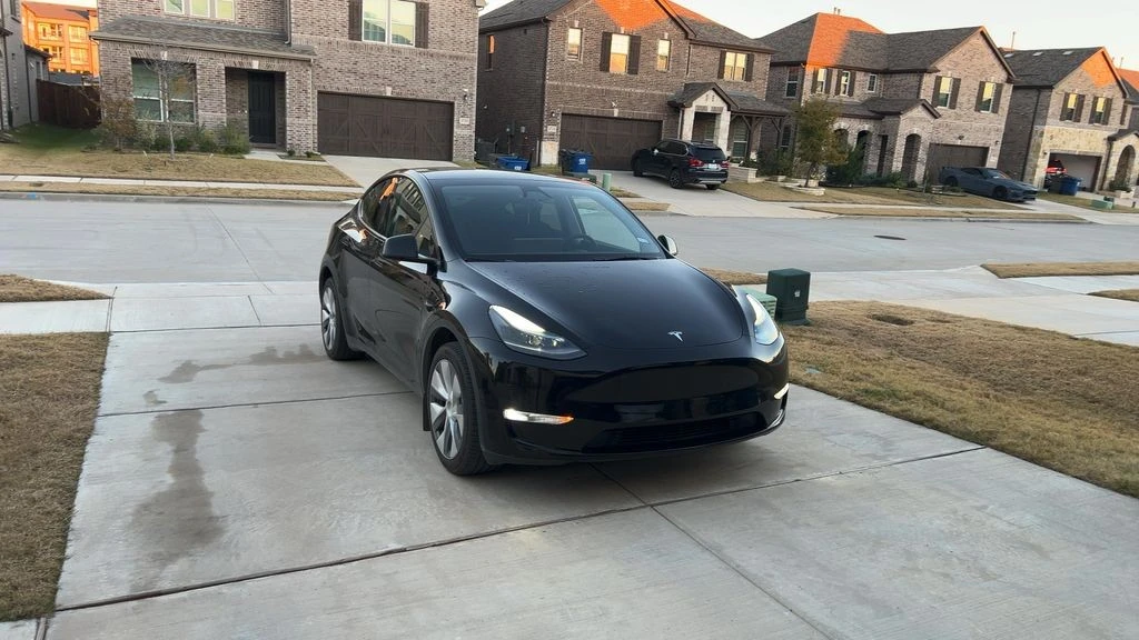 2024 Tesla Model Y - Image 2 of 6