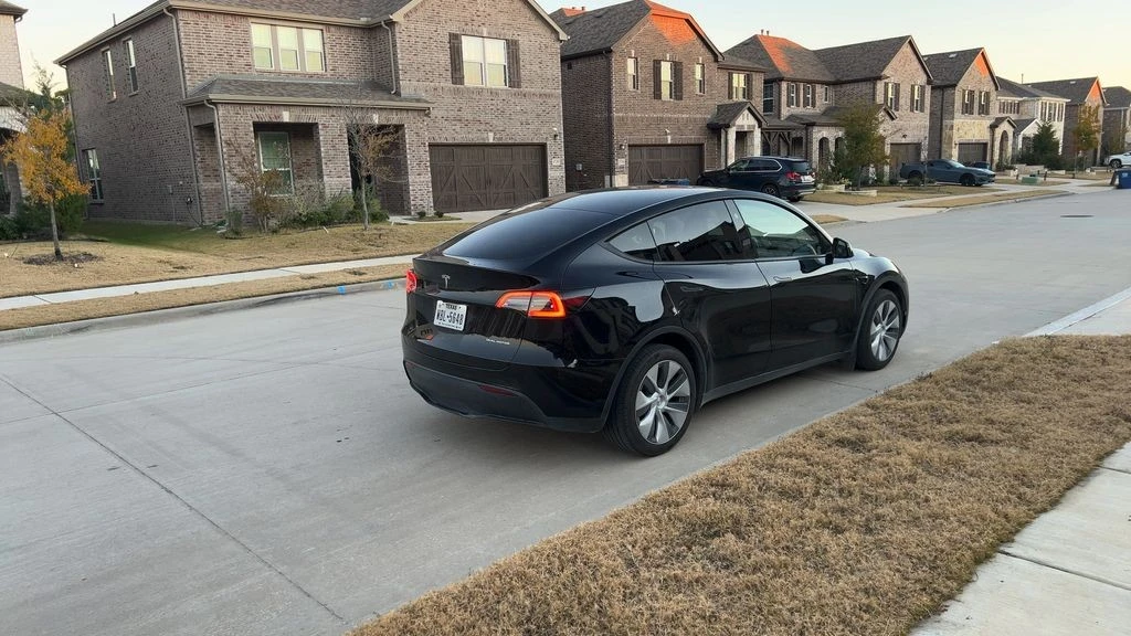 2024 Tesla Model Y - Image 3 of 6