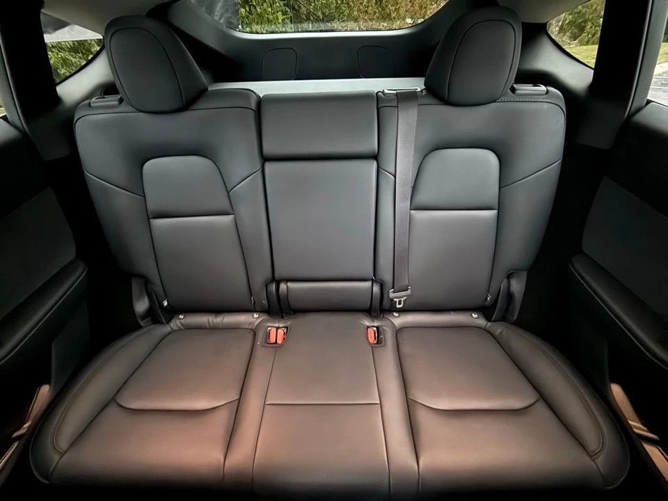 2024 Tesla Model Y - Image 10 of 11