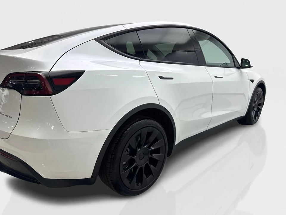 2024 Tesla Model Y - Image 13 of 21