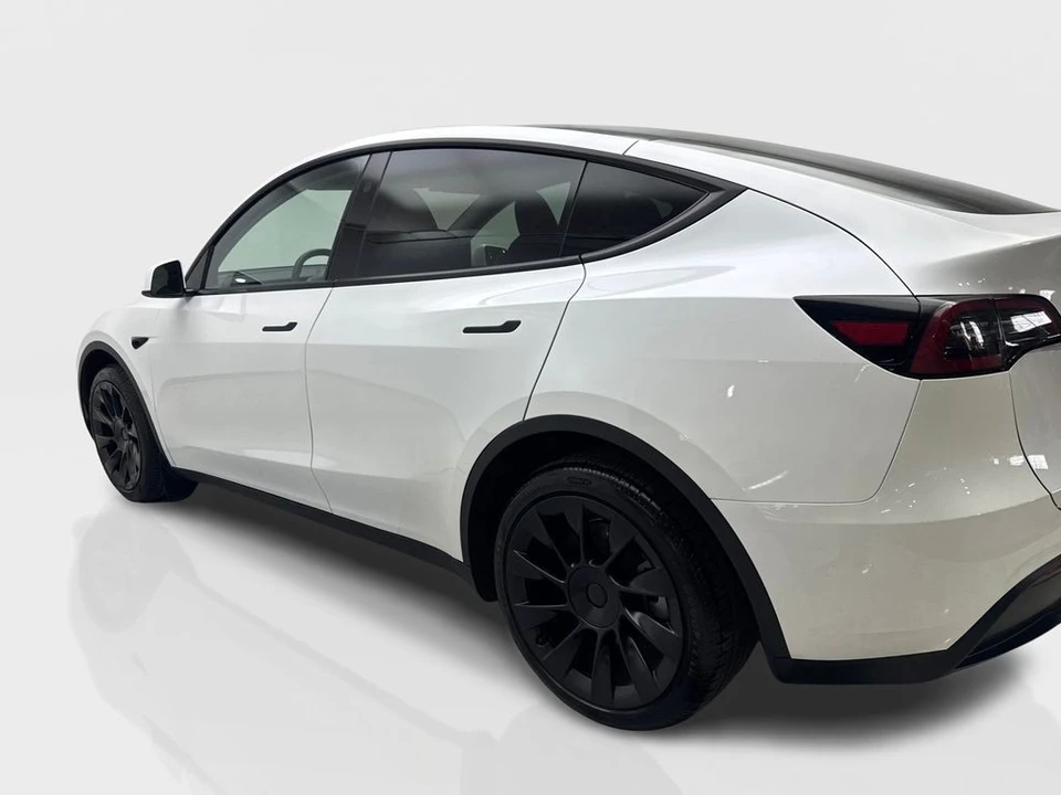 2024 Tesla Model Y - Image 14 of 21
