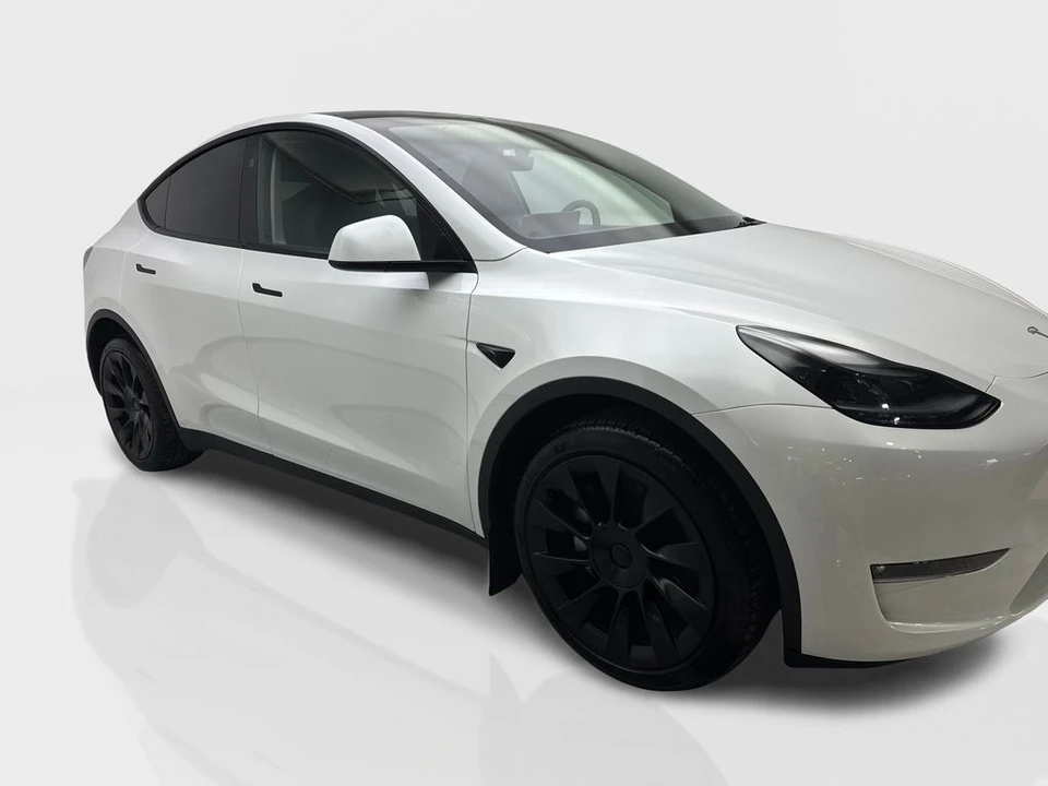 2024 Tesla Model Y - Image 12 of 21