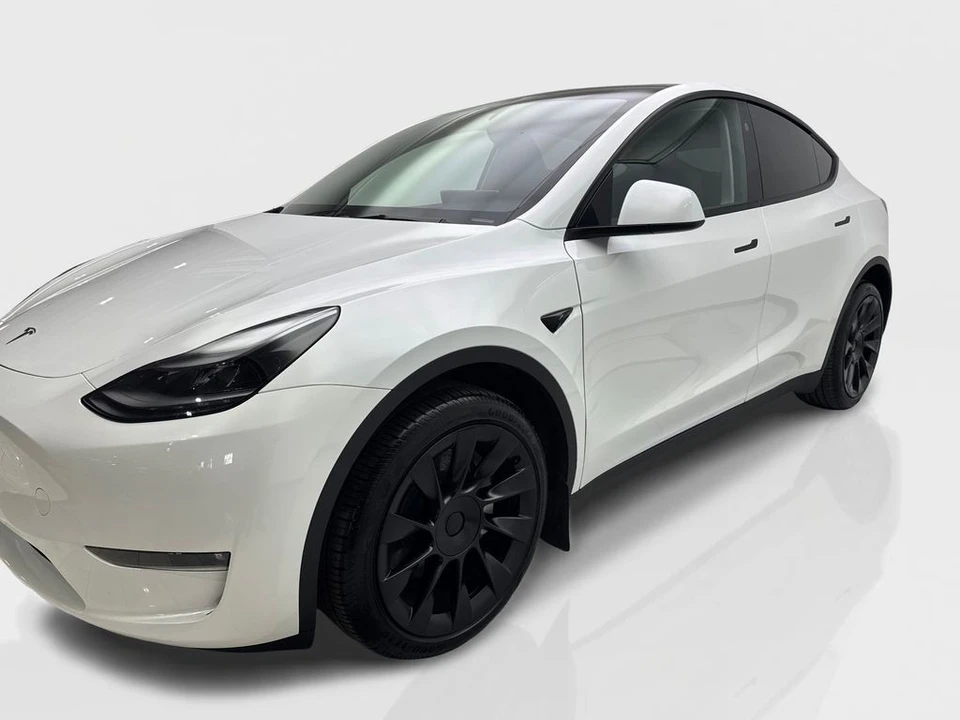 2024 Tesla Model Y - Image 11 of 21