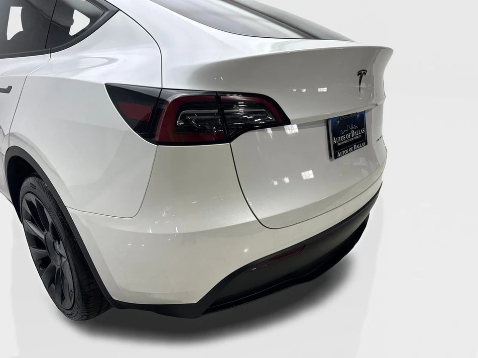 2024 Tesla Model Y - Image 19 of 21