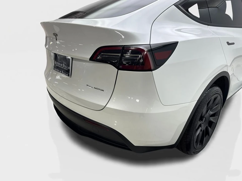 2024 Tesla Model Y - Image 18 of 21
