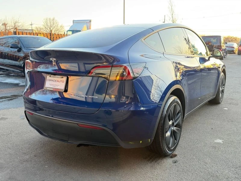 2024 Tesla Model Y - Image 5 of 12