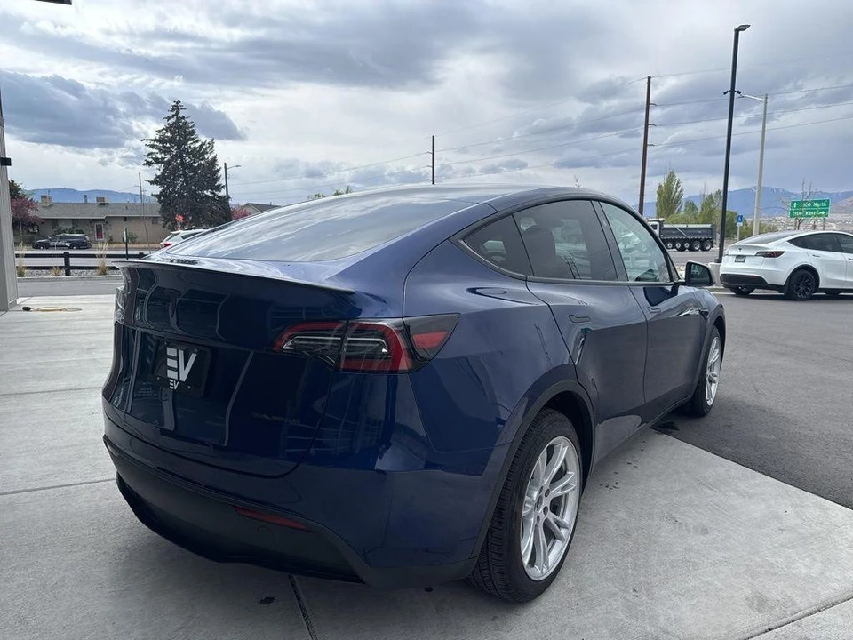 2024 Tesla Model Y - Image 8 of 27