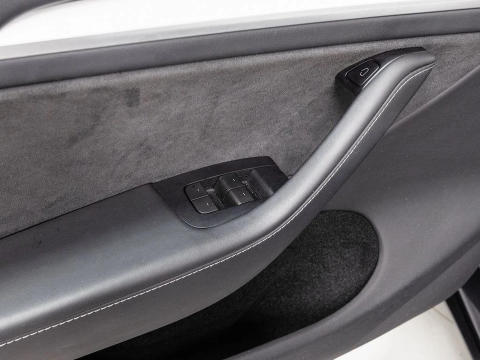 2024 Tesla Model Y - Image 6 of 21