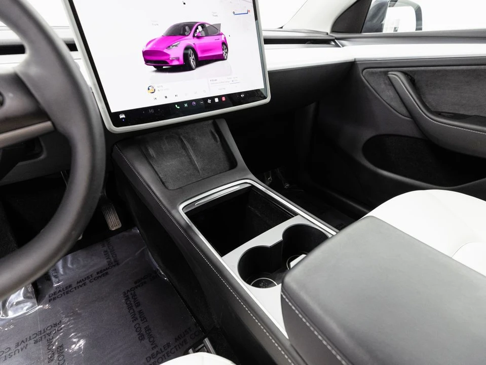 2024 Tesla Model Y - Image 12 of 21