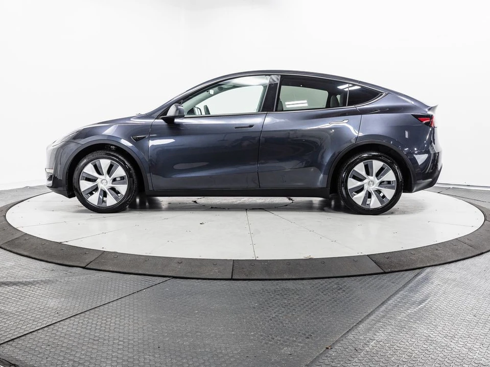 2024 Tesla Model Y - Image 4 of 21