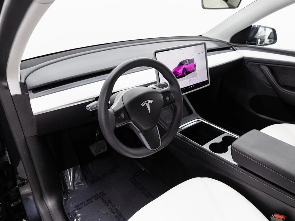 2024 Tesla Model Y - Image 8 of 21