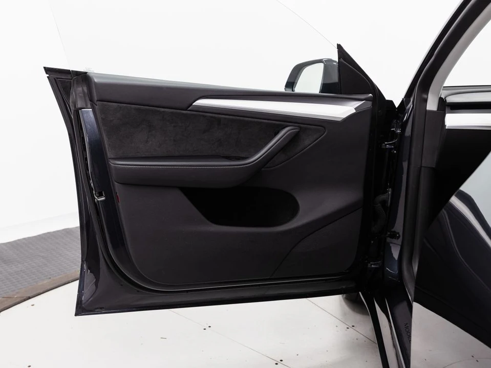 2024 Tesla Model Y - Image 5 of 21