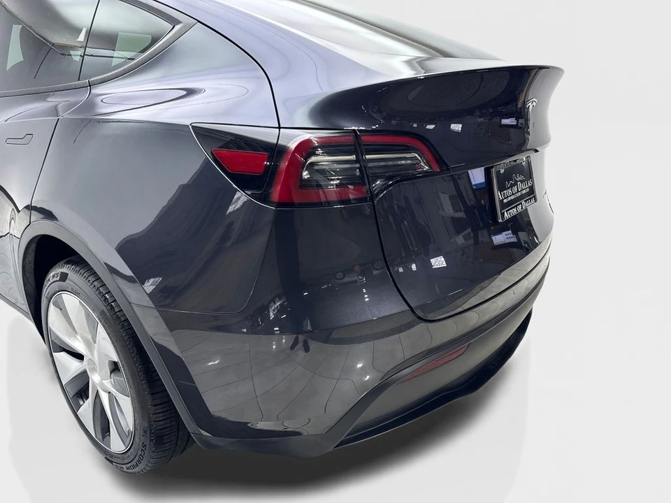 2024 Tesla Model Y - Image 19 of 21