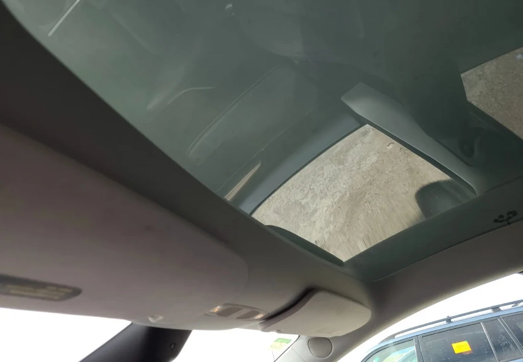 2024 Tesla Model Y - Image 8 of 10