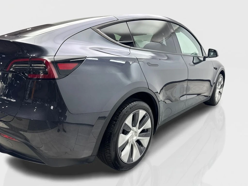 2024 Tesla Model Y - Image 13 of 21