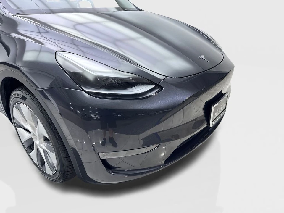 2024 Tesla Model Y - Image 17 of 21