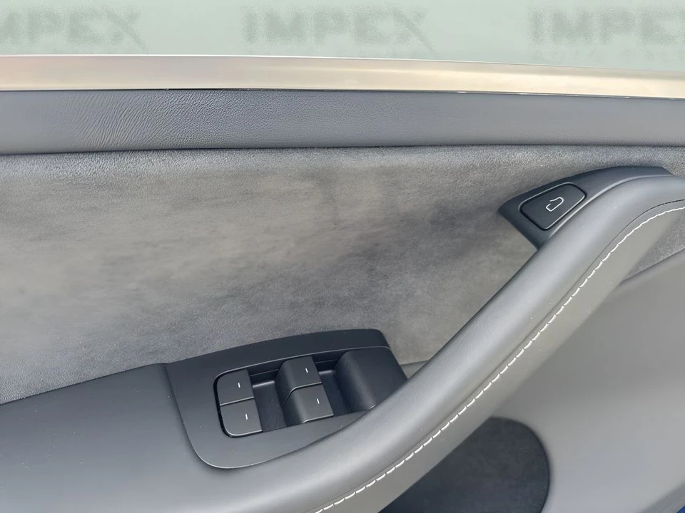 2024 Tesla Model Y - Image 29 of 31
