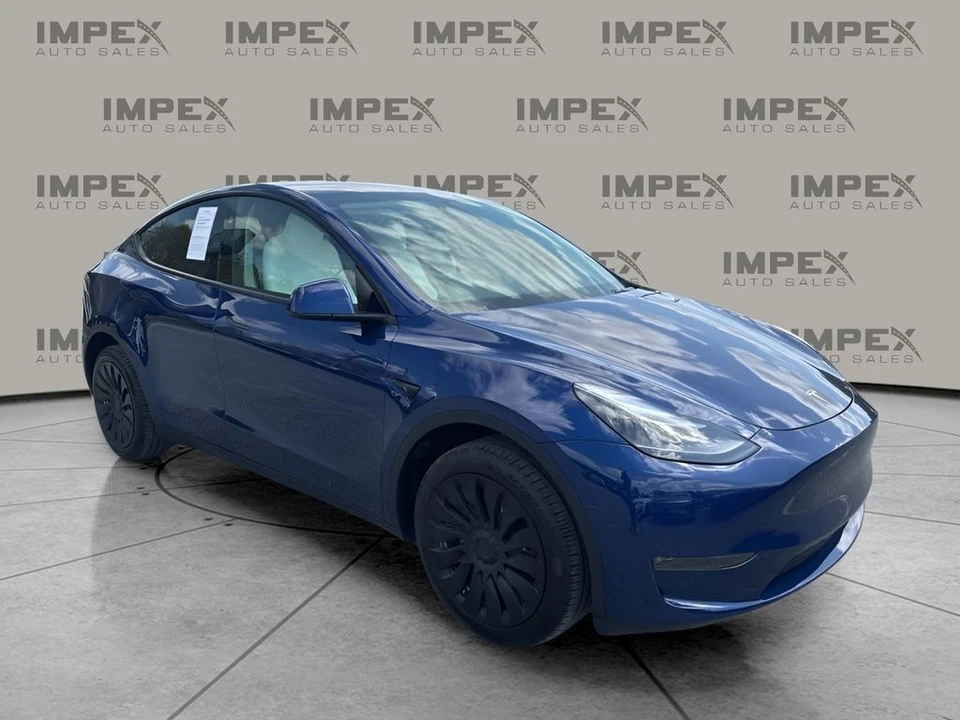2024 Tesla Model Y - Image 7 of 31