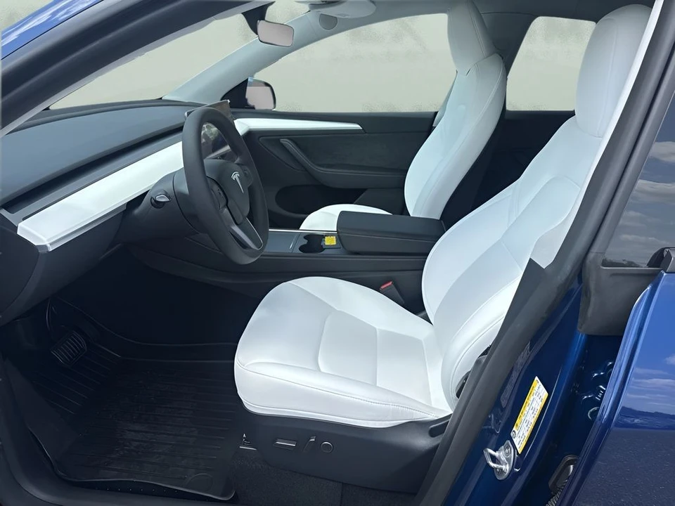 2024 Tesla Model Y - Image 9 of 31