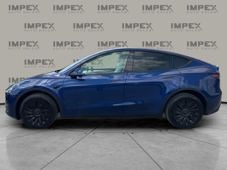 2024 Tesla Model Y - Image 2 of 31
