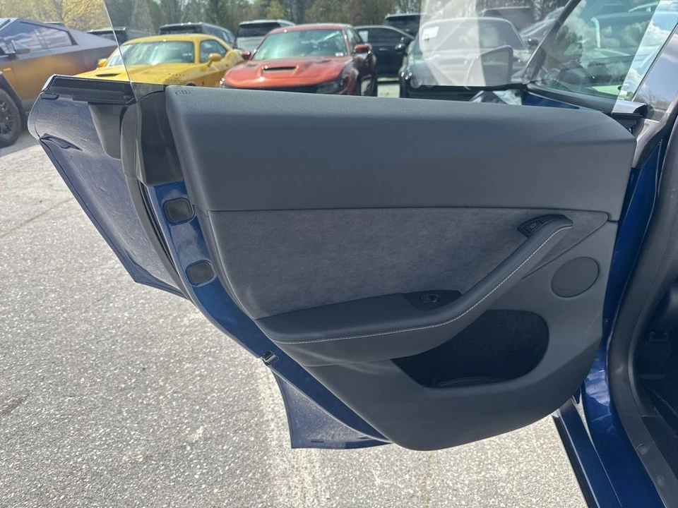 2024 Tesla Model Y - Image 30 of 31