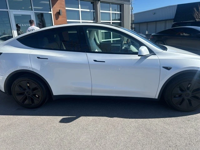 2024 Tesla Model Y - Image 9 of 21