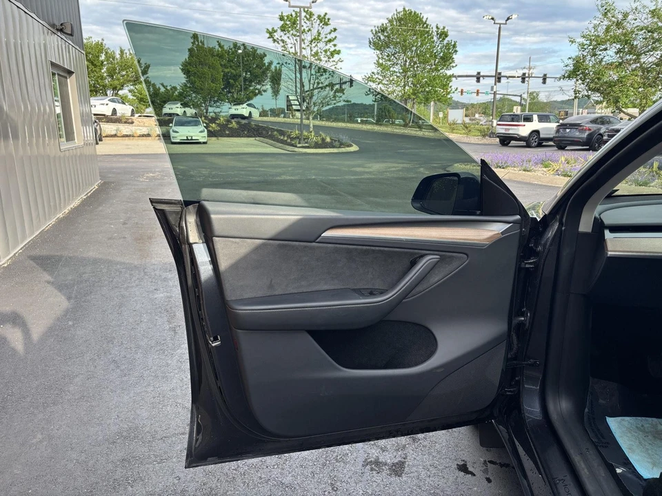 2024 Tesla Model Y - Image 15 of 18
