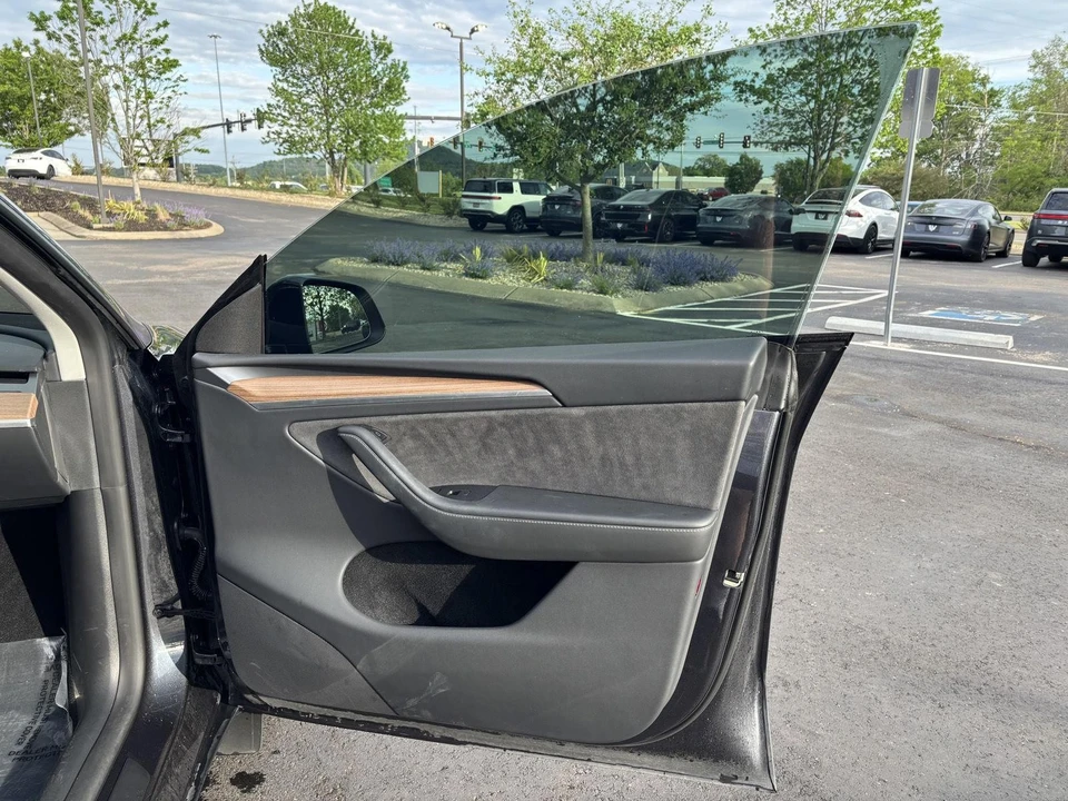 2024 Tesla Model Y - Image 13 of 18