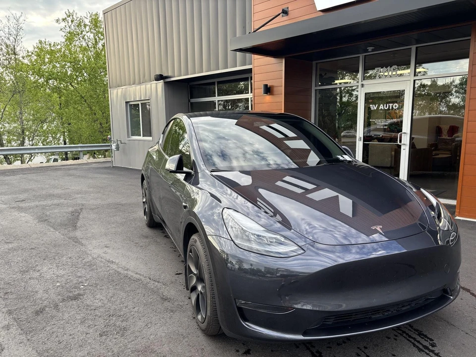 2024 Tesla Model Y - Image 2 of 18