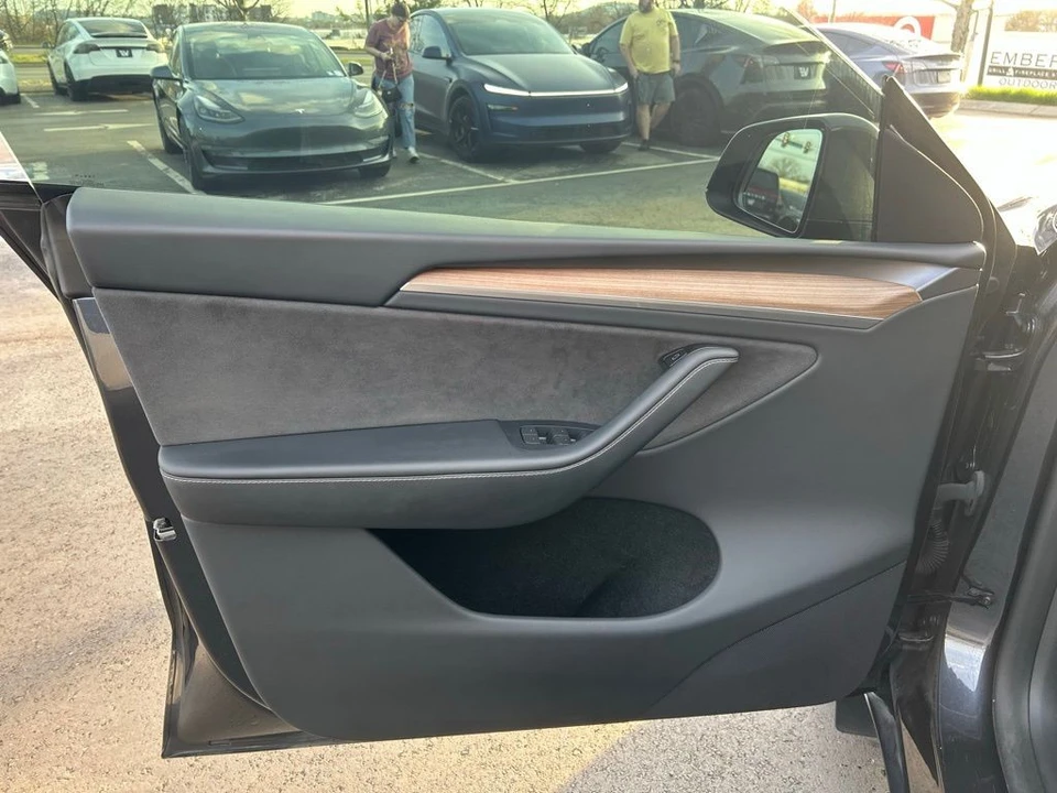 2024 Tesla Model Y - Image 14 of 17