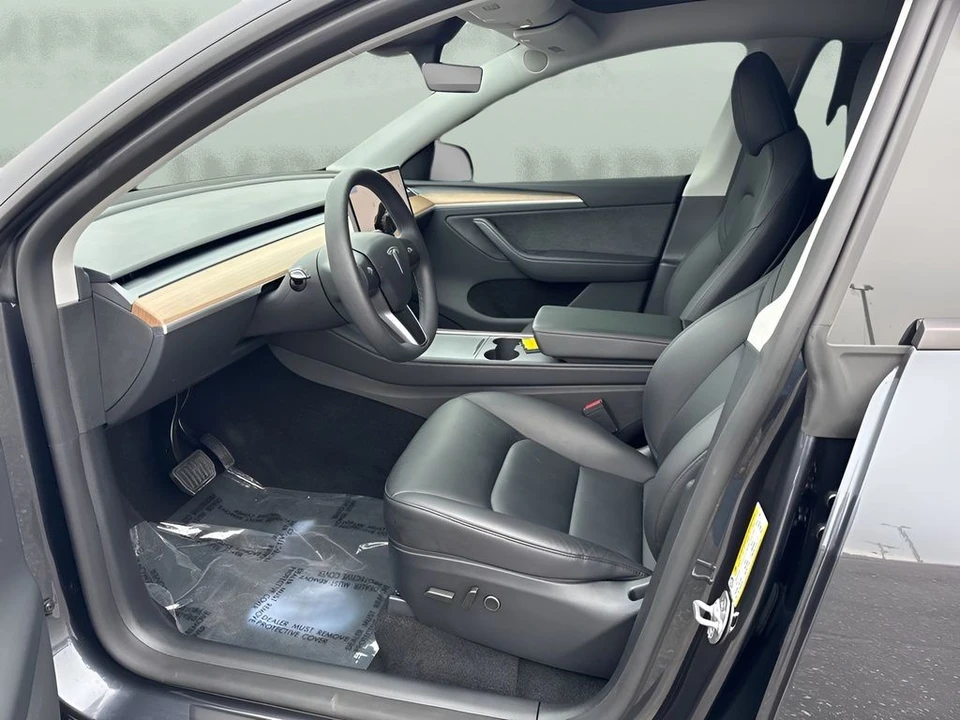 2024 Tesla Model Y - Image 10 of 12