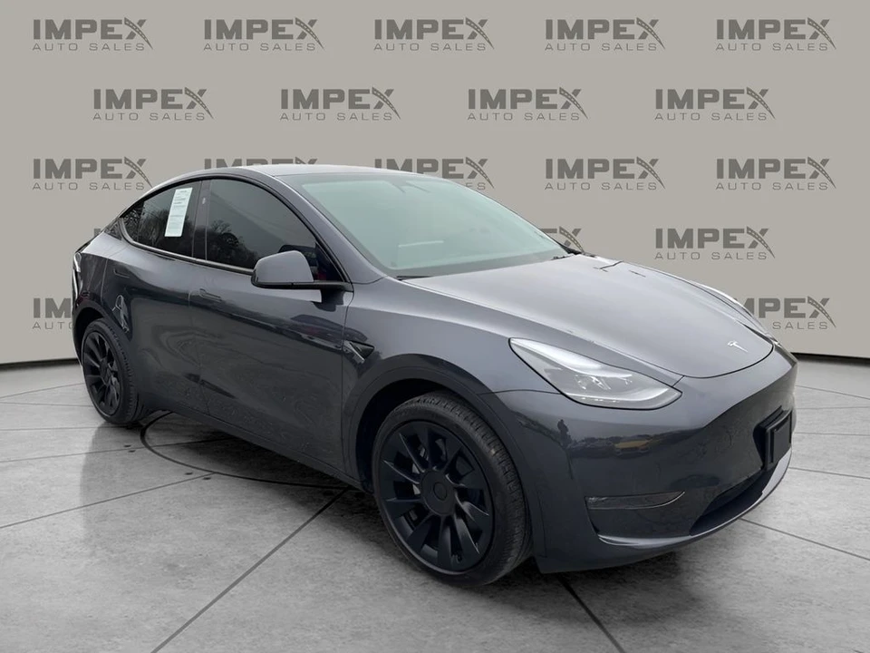 2024 Tesla Model Y - Image 8 of 12