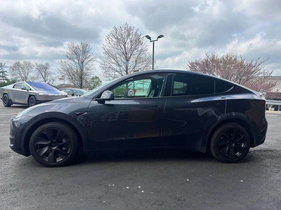 2024 Tesla Model Y - Image 3 of 17