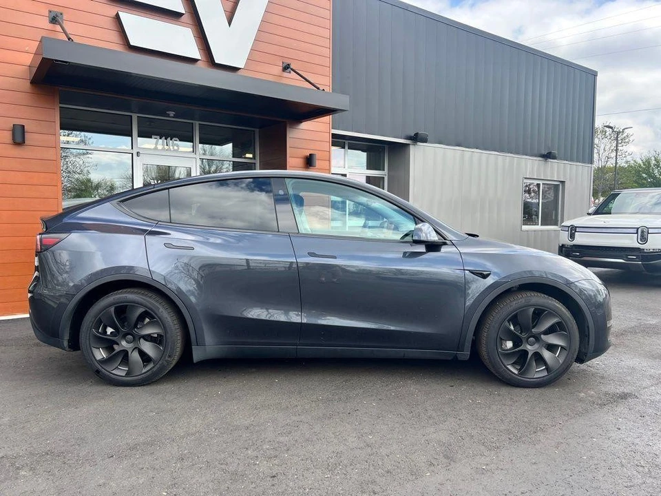 2024 Tesla Model Y - Image 4 of 17