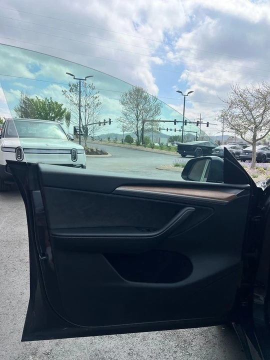 2024 Tesla Model Y - Image 9 of 17