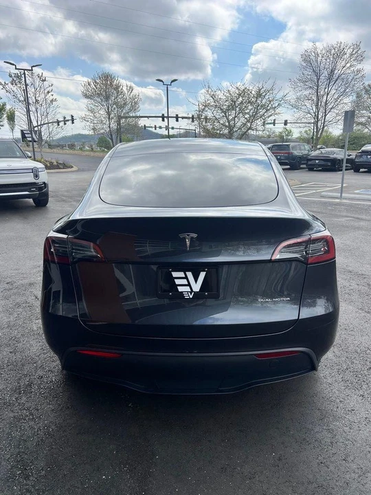 2024 Tesla Model Y - Image 5 of 17