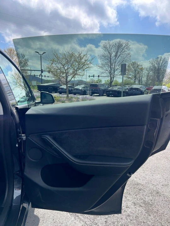 2024 Tesla Model Y - Image 13 of 17