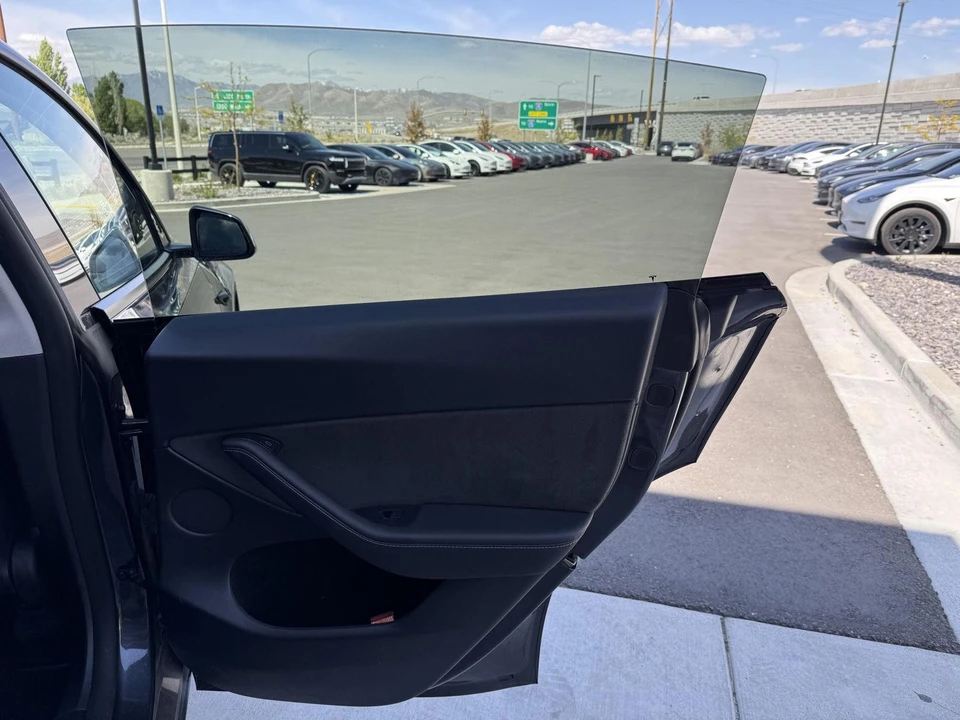 2024 Tesla Model Y - Image 18 of 21
